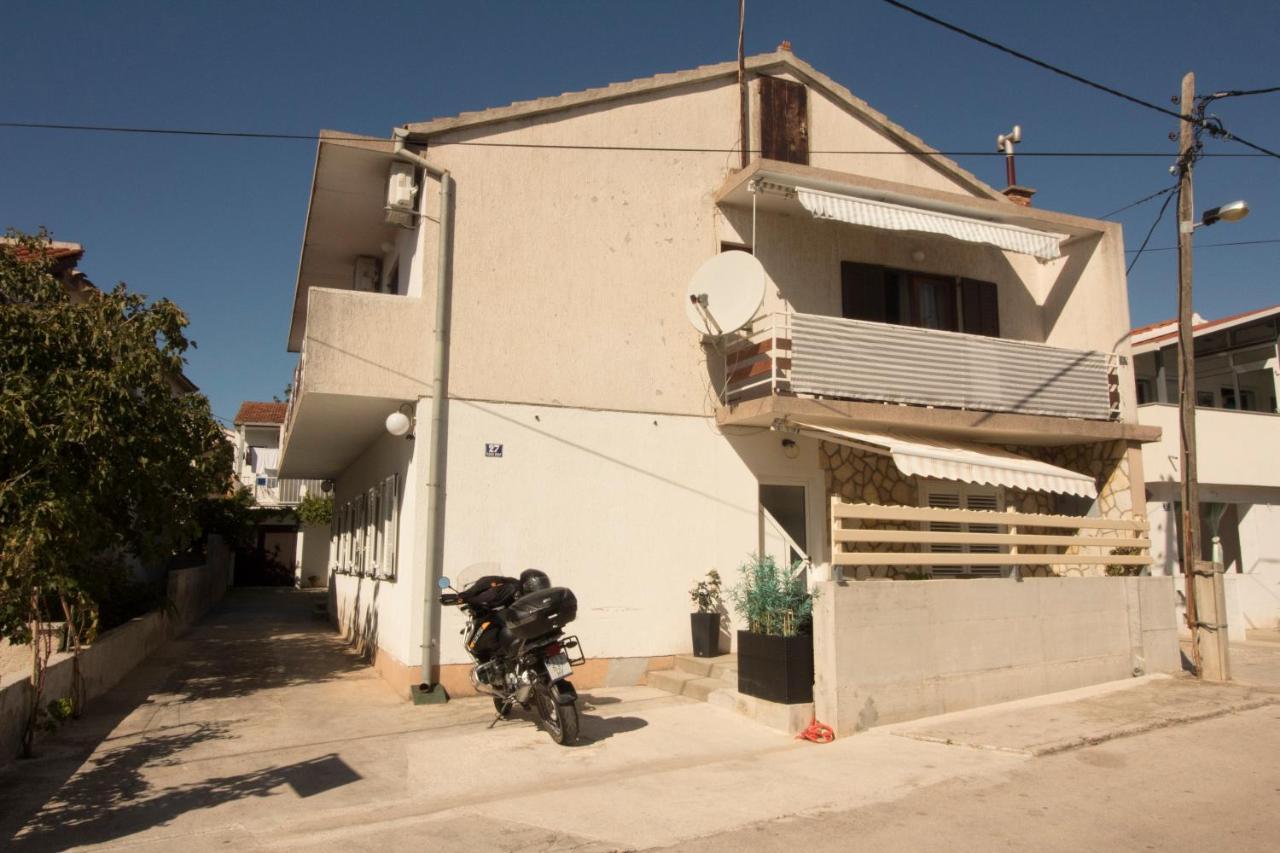 Apartmani Ana Juricev Vodice Bagian luar foto