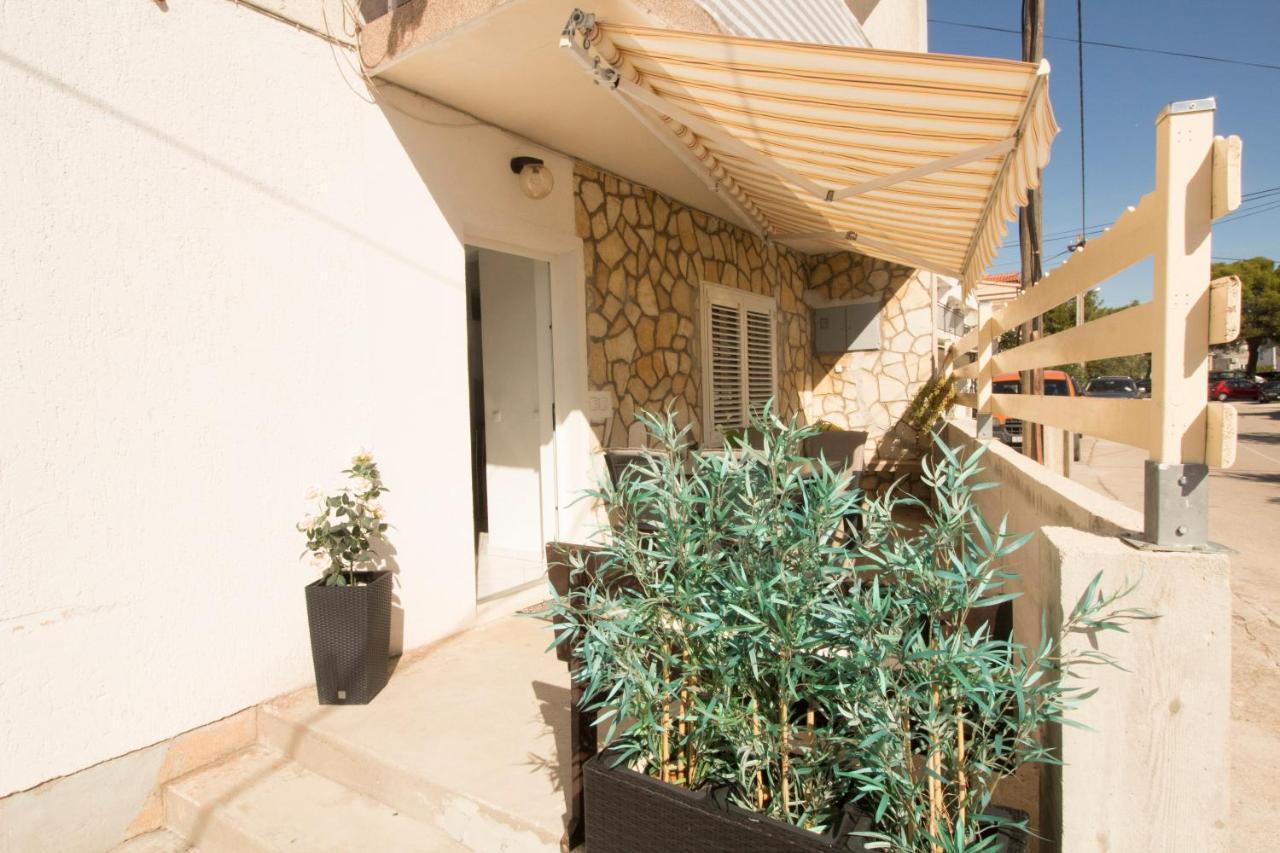 Apartmani Ana Juricev Vodice Bagian luar foto