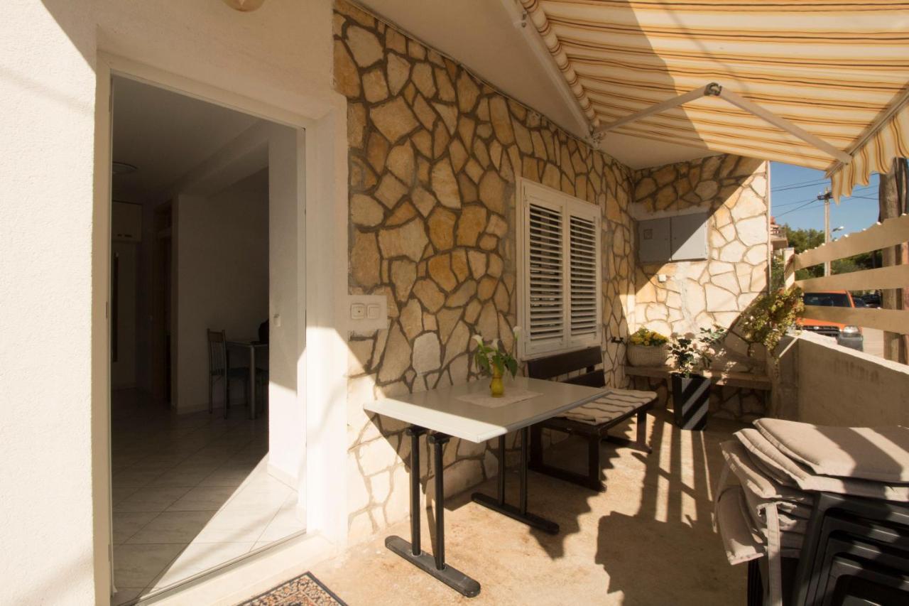 Apartmani Ana Juricev Vodice Bagian luar foto