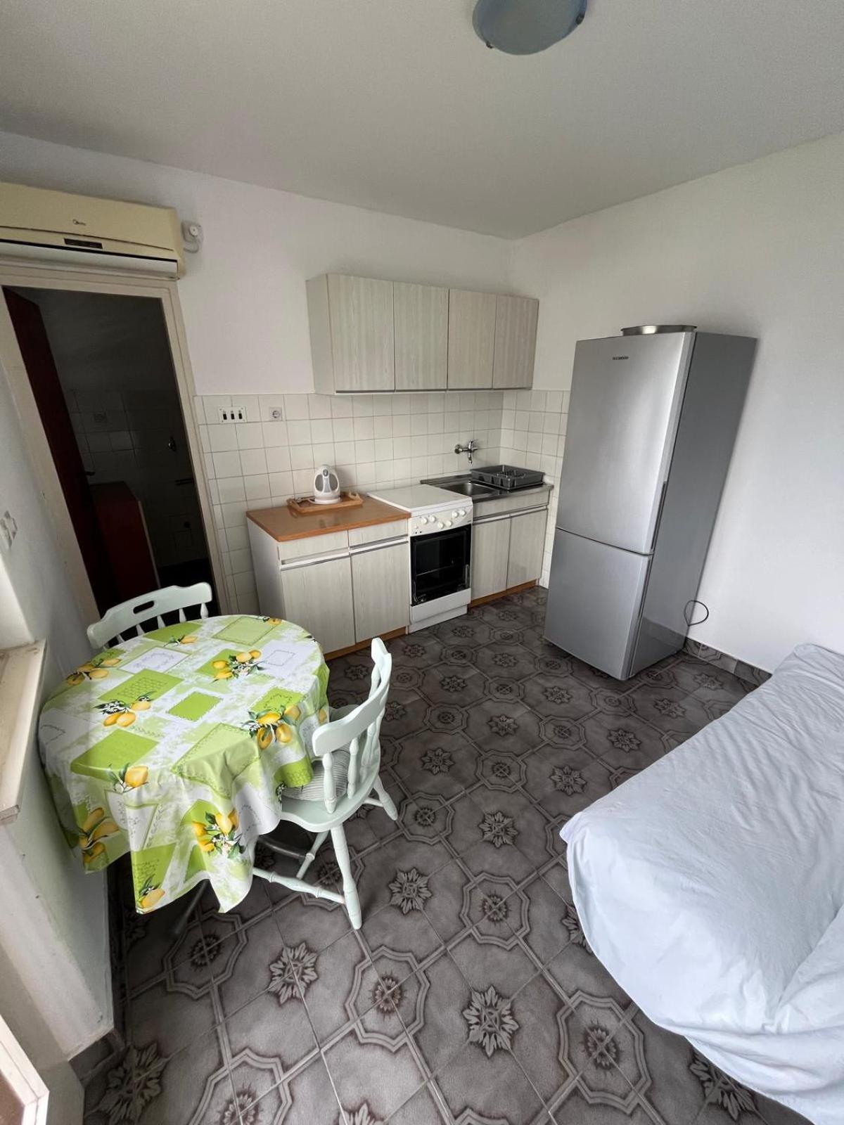 Apartmani Ana Juricev Vodice Bagian luar foto