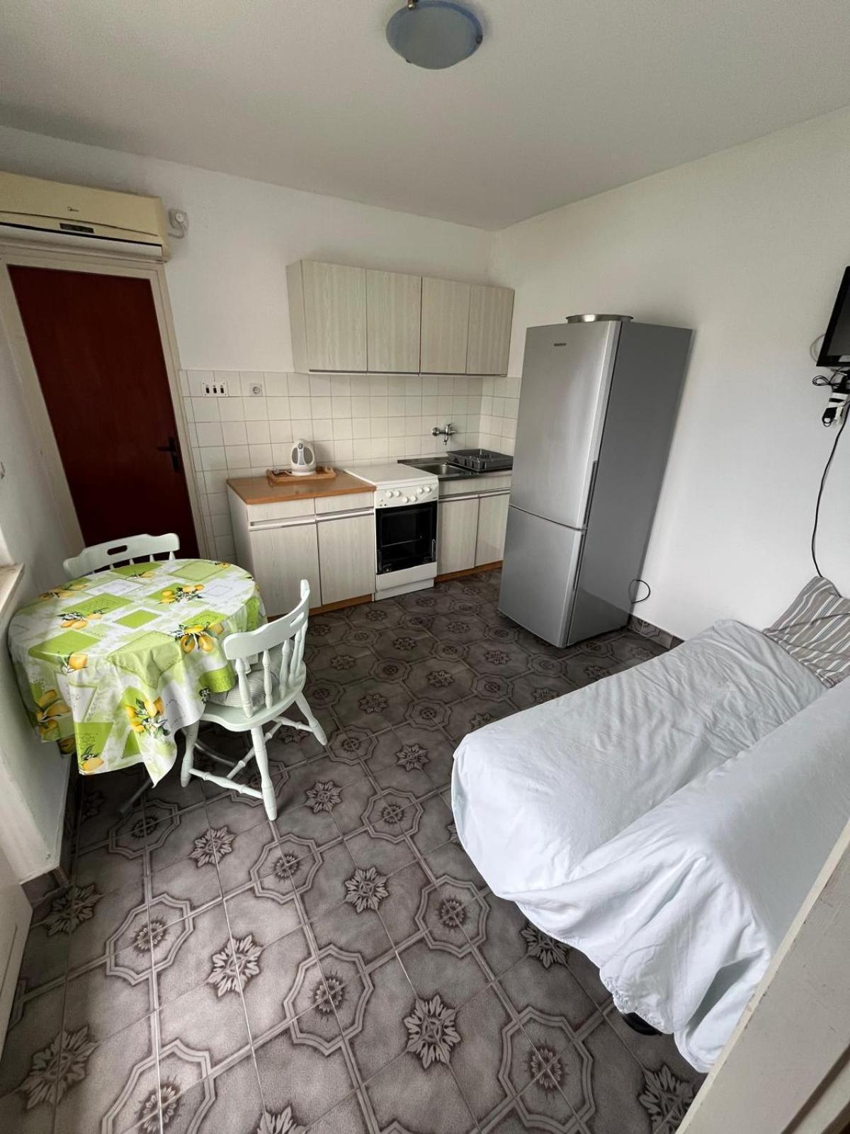 Apartmani Ana Juricev Vodice Bagian luar foto