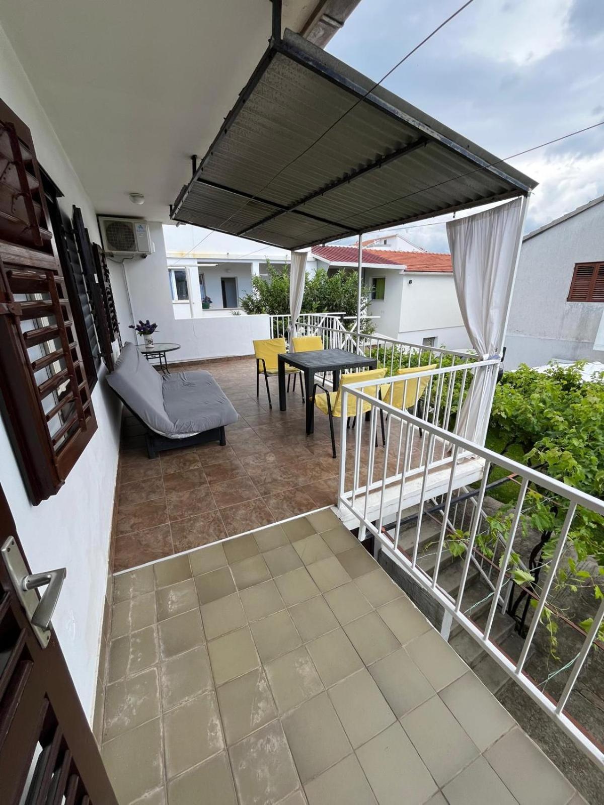 Apartmani Ana Juricev Vodice Bagian luar foto