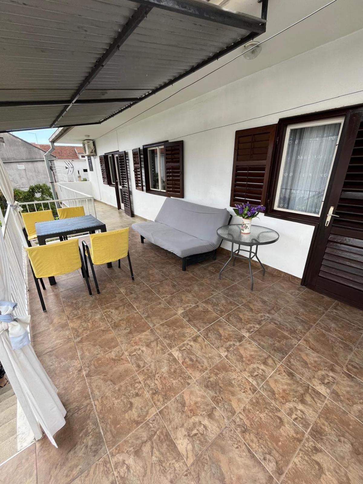 Apartmani Ana Juricev Vodice Bagian luar foto