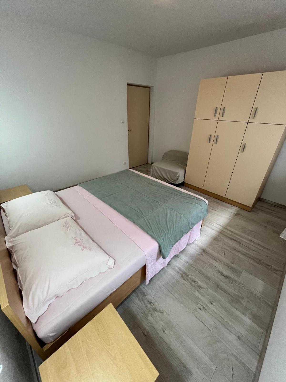 Apartmani Ana Juricev Vodice Bagian luar foto