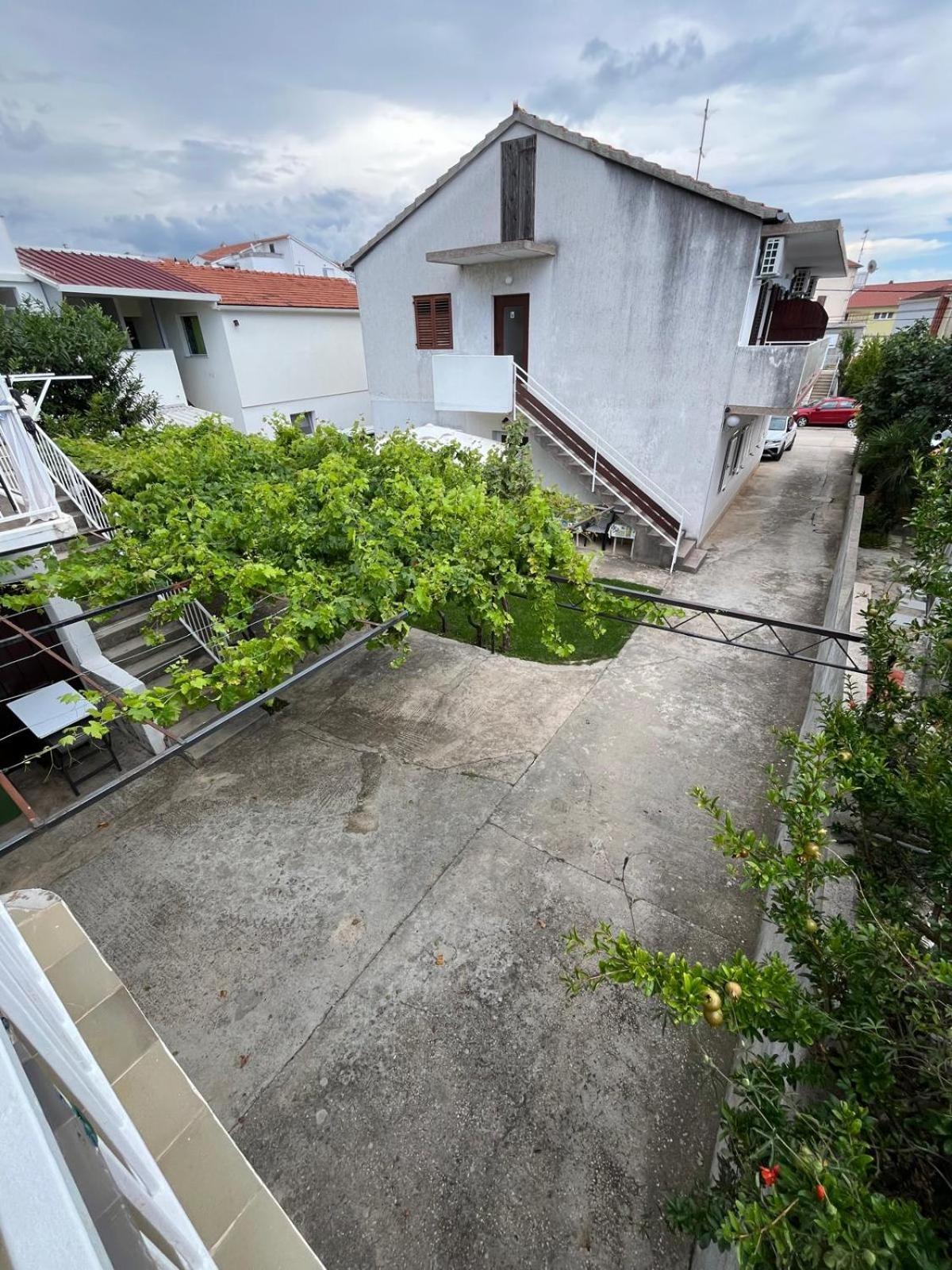 Apartmani Ana Juricev Vodice Bagian luar foto