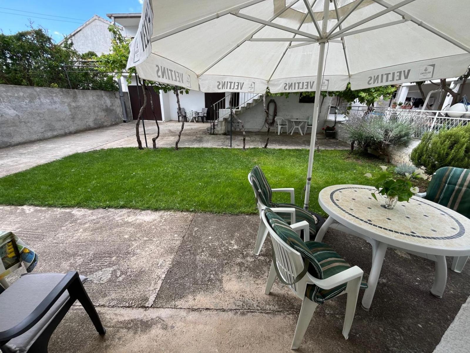 Apartmani Ana Juricev Vodice Bagian luar foto
