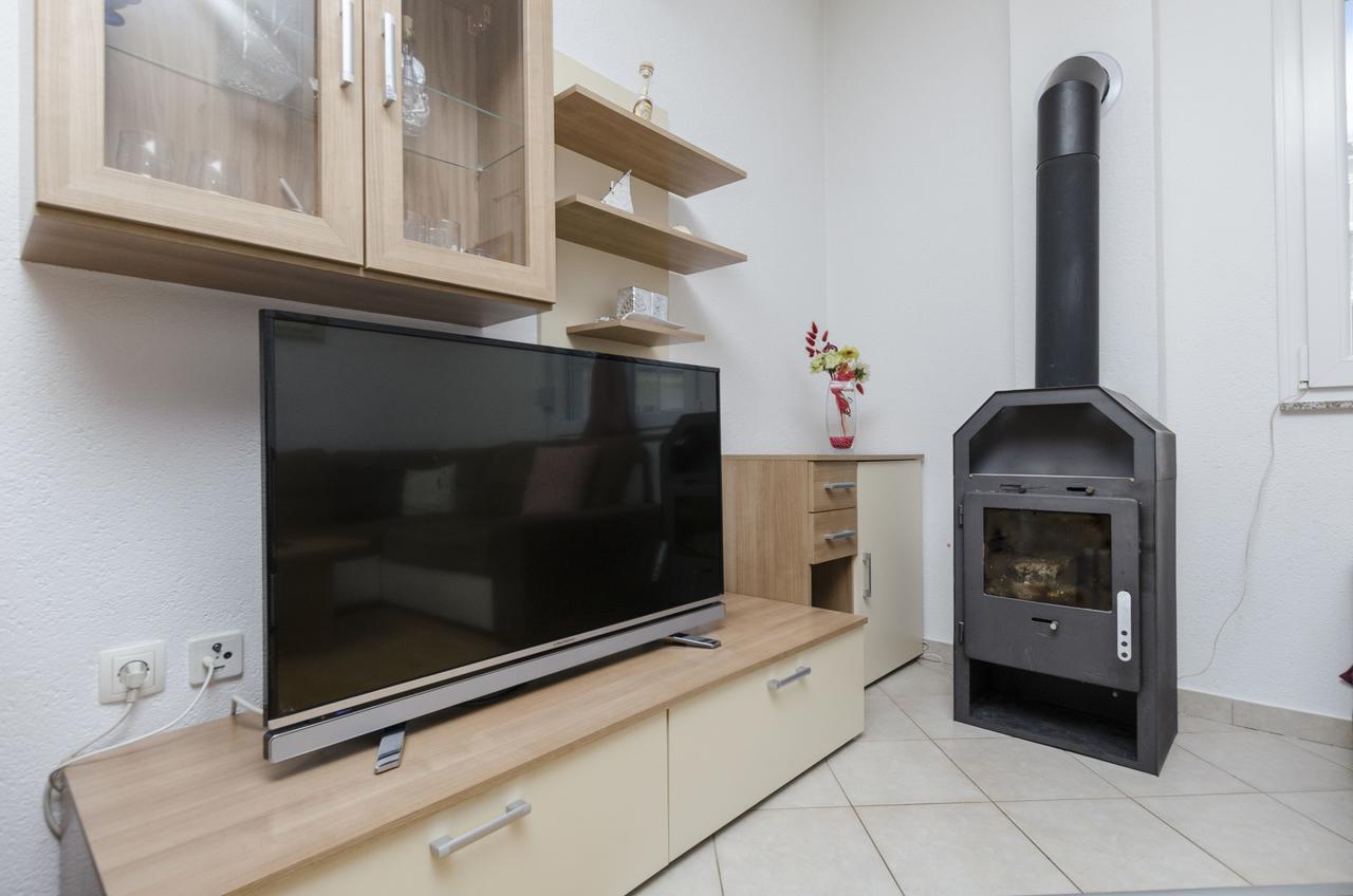 Apartmani Ana Juricev Vodice Bagian luar foto